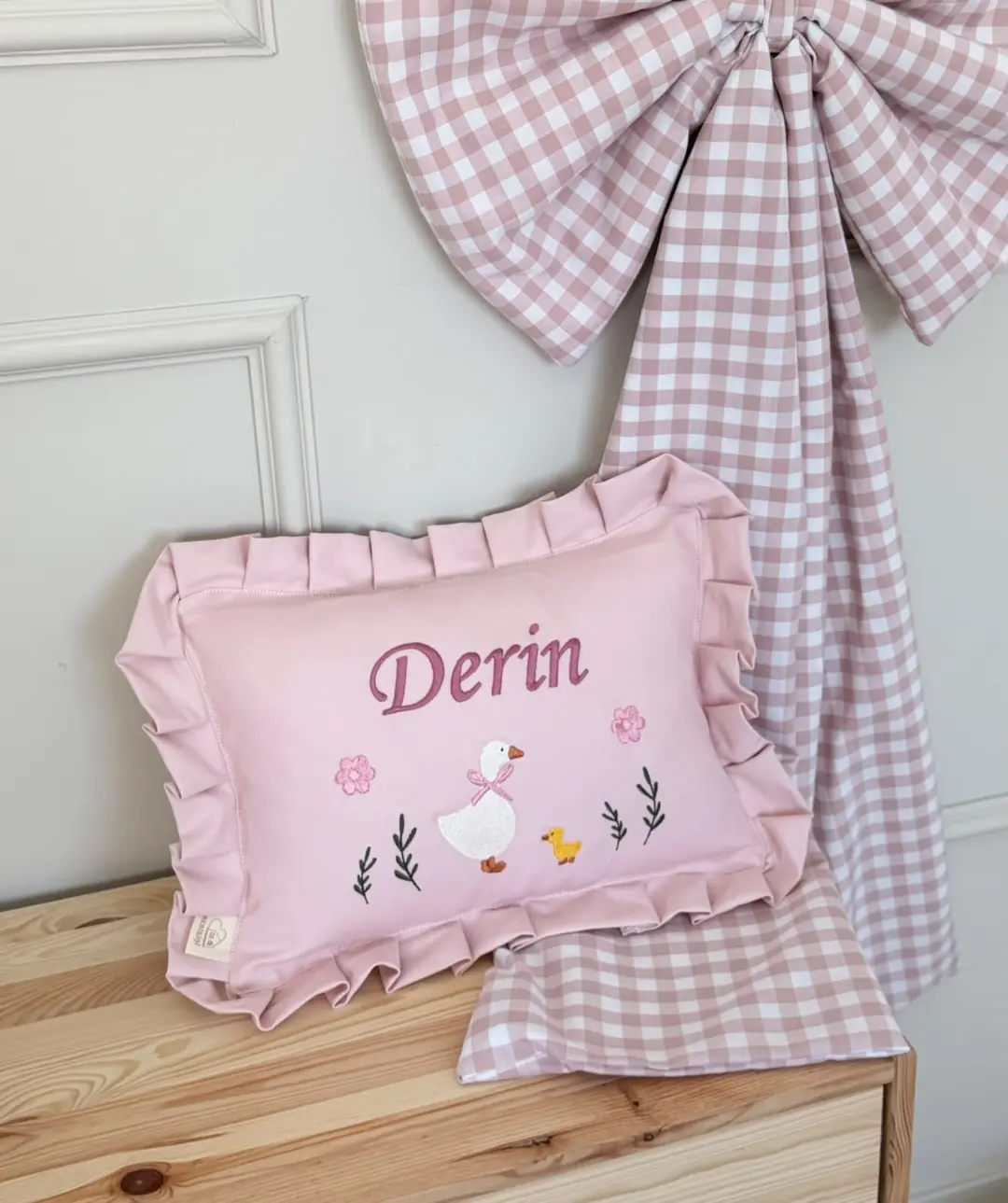 DEKORATİF DİKDÖRTGEN İSİMLİ YASTIK- ÖRDEK BLUSH GARDEN