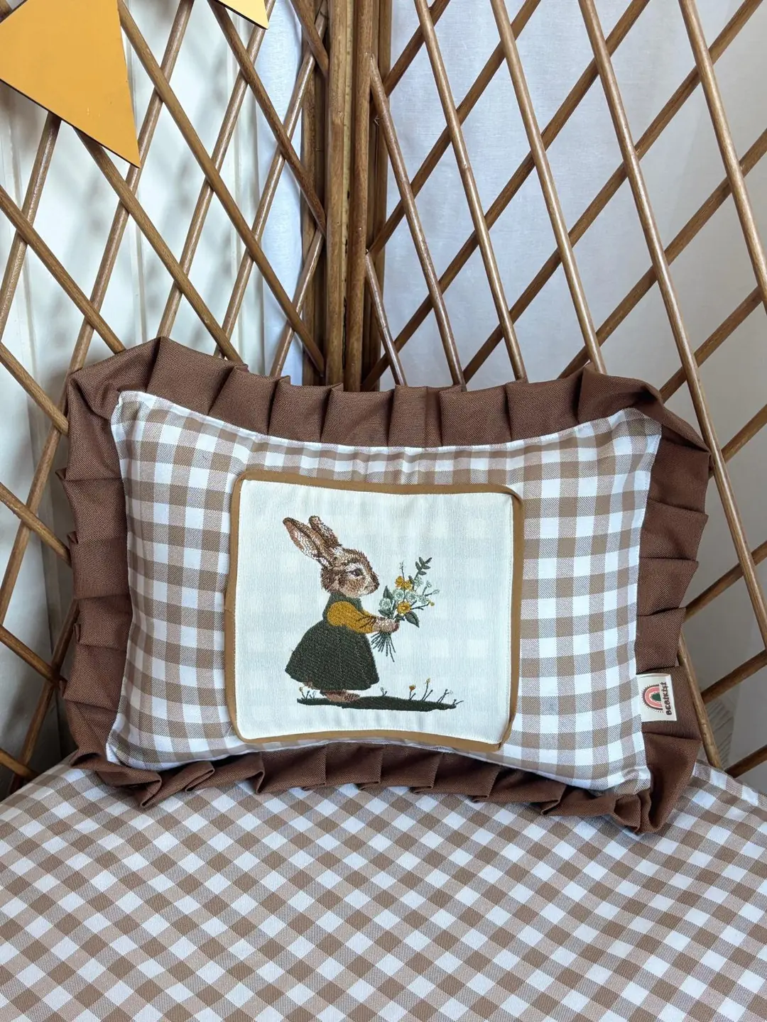 TINY BUNNY FİGÜRLÜ DİKDÖRTGEN YASTIK