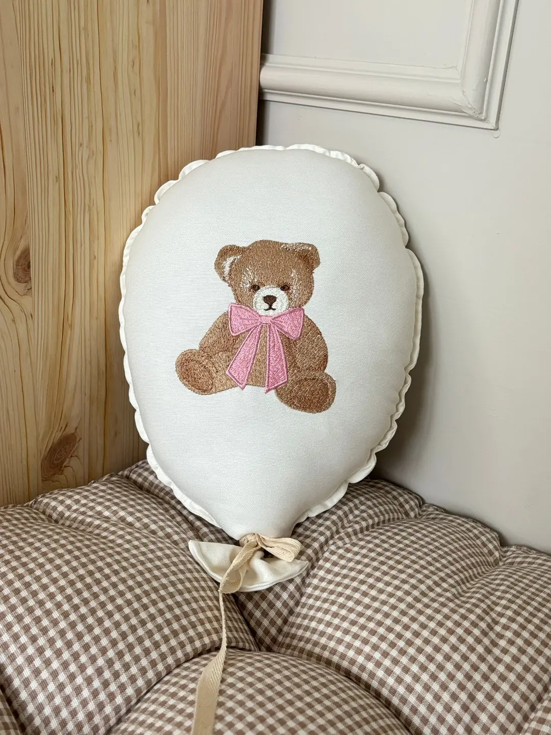 NAKIŞ BALON TEKLİ FİGÜRLÜ  KIZ AYICIK